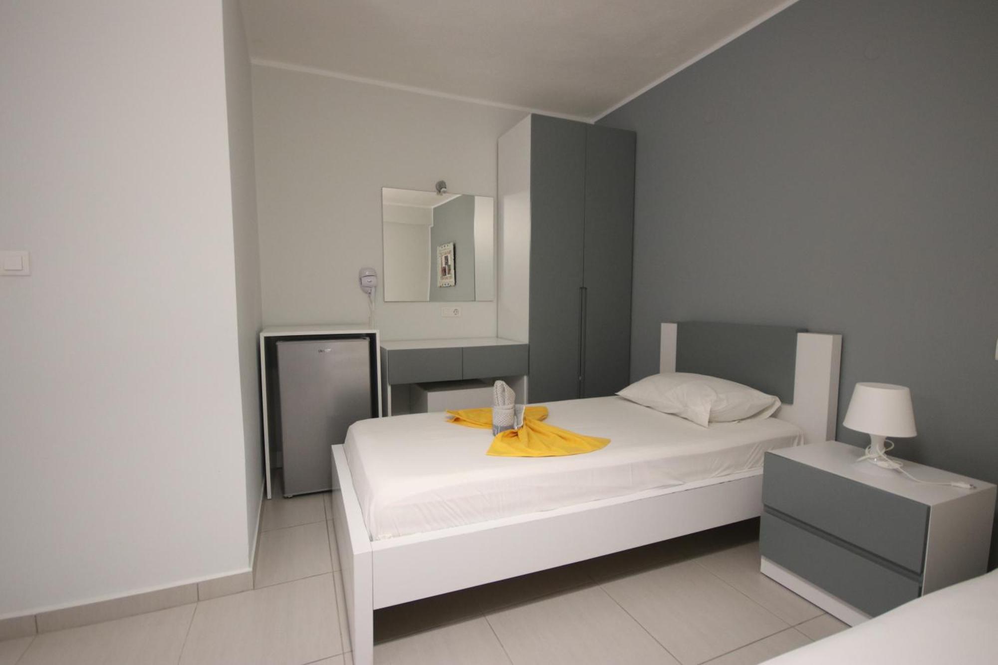 Hotel Potami Beach - Mondi Goro Himare Exterior photo